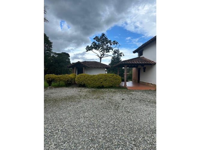 Casa de 3 alcobas en venta en Llano Grande, Rionegro, 350 m² · foto 3 de 15