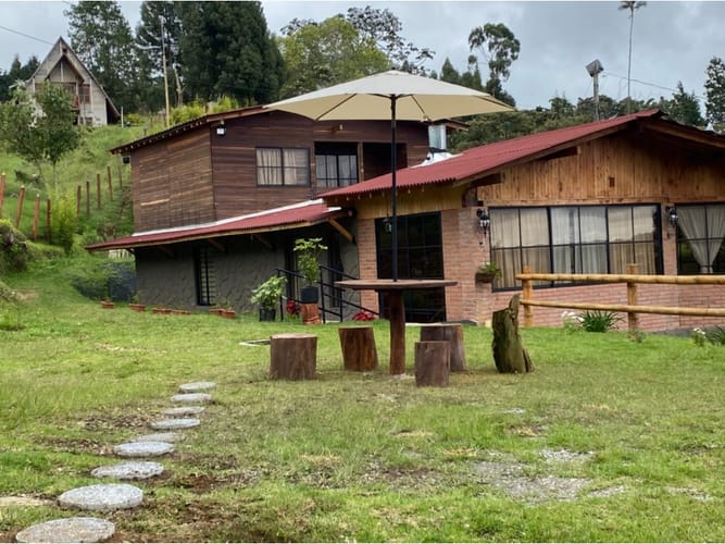 Casa de 6 alcobas en venta en El Zango, Guarne, 270 m² · foto 17 de 24