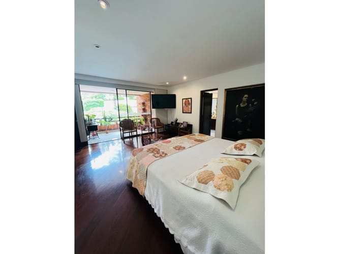 Apartamento de 4 alcobas en venta en El Poblado, Medellín, 450 m² · foto 14 de 24