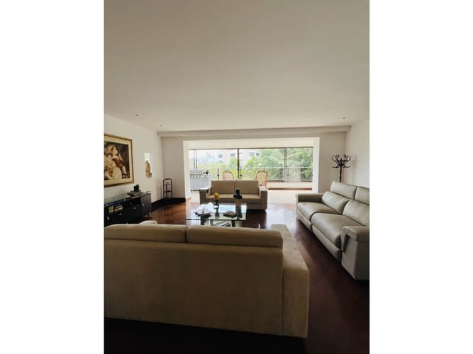 Apartamento de 4 alcobas en venta en El Poblado, Medellín, 450 m² · foto 23 de 24