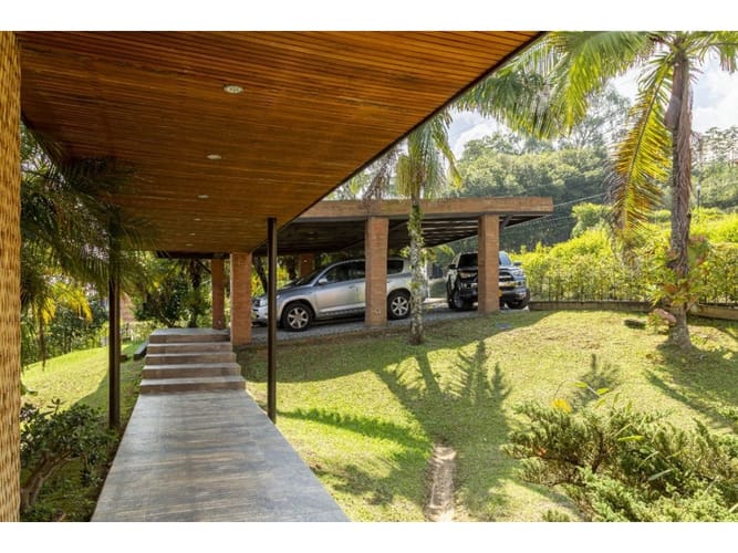 Casa de 4 alcobas en venta en San Joaquin, Medellín, 570 m² · foto 2 de 24