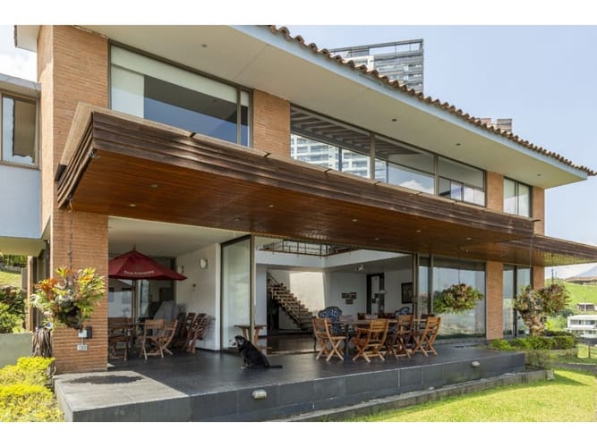 Casa de 4 alcobas en venta en San Joaquin, Medellín, 570 m² · foto 3 de 24