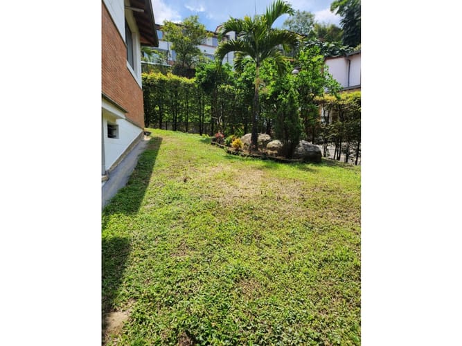 Casa de 5 alcobas en venta en El Chocho, Envigado, 280 m² · foto 2 de 24