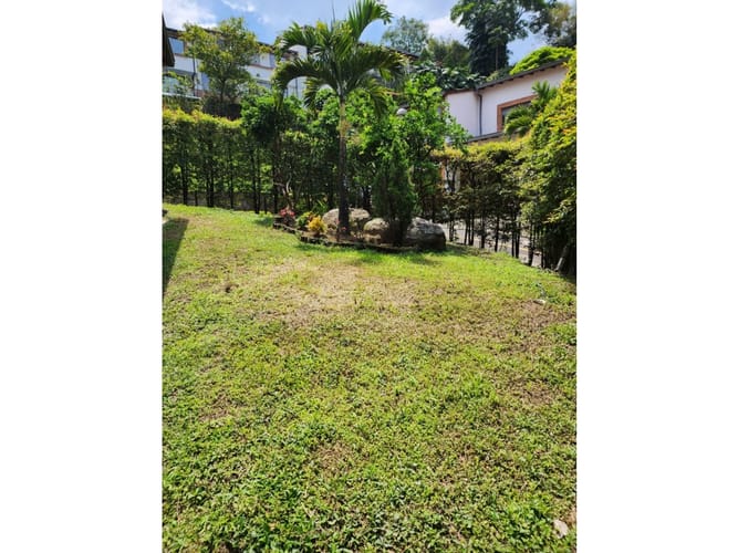 Casa de 5 alcobas en venta en El Chocho, Envigado, 280 m² · foto 3 de 24