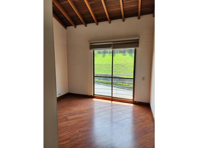 Casa de 5 alcobas en venta en El Chocho, Envigado, 280 m² · foto 22 de 24