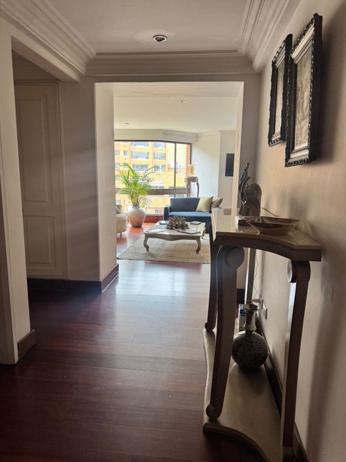 Apartamento de 3 alcobas en venta en Los Rosales, Bogotá, 165 m² · foto 17 de 18