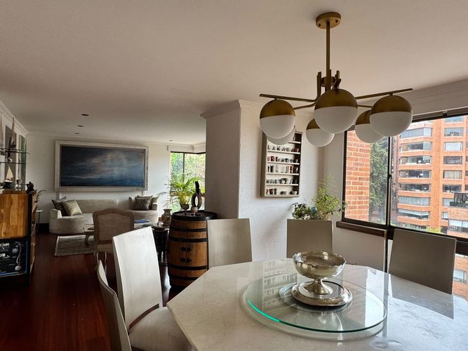 Apartamento de 3 alcobas en venta en Los Rosales, Bogotá, 165 m² · foto 4 de 18