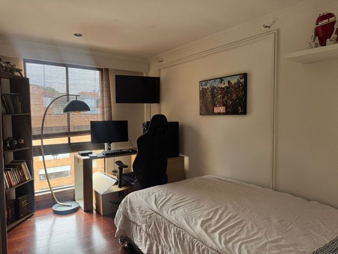 Apartamento de 3 alcobas en venta en Los Rosales, Bogotá, 165 m² · foto 10 de 18