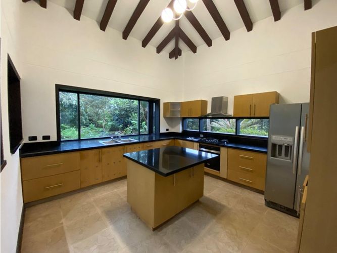Casa de 4 alcobas en venta en Llano Grande, Rionegro, 550 m² · foto 4 de 24