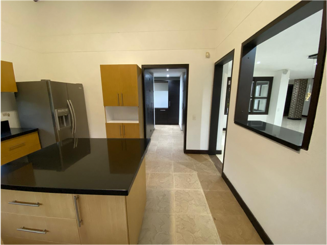 Casa de 4 alcobas en venta en Llano Grande, Rionegro, 550 m² · foto 5 de 24