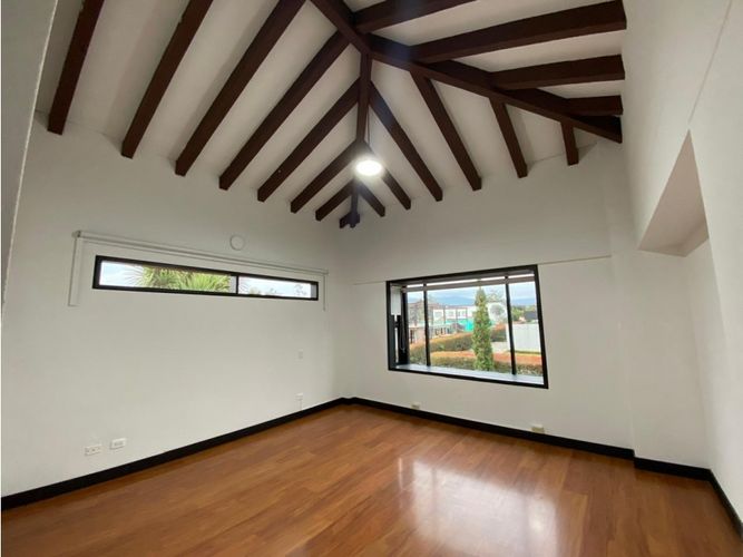 Casa de 4 alcobas en venta en Llano Grande, Rionegro, 550 m² · foto 17 de 24
