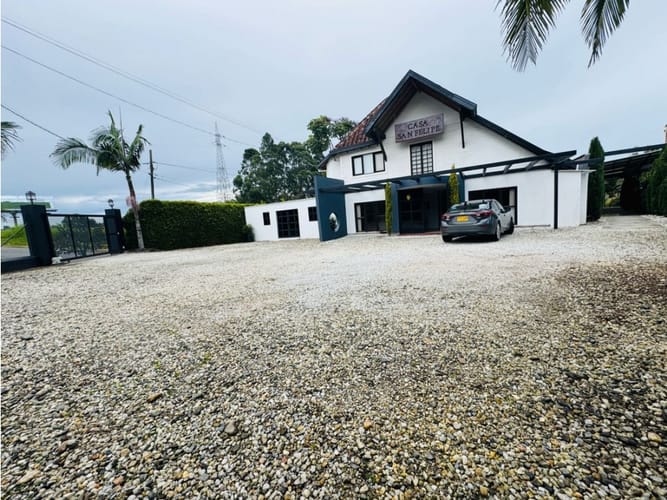 Casa de 4 alcobas en venta en La Laja, Rionegro, 1464 m² · foto 3 de 23