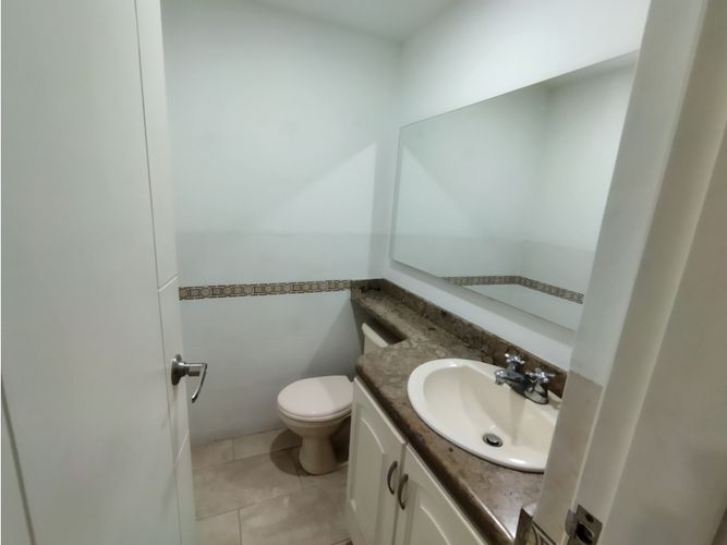 Casa de 4 alcobas en venta en San Agustin Suramerica, La Estrella, 240 m² · foto 2 de 24