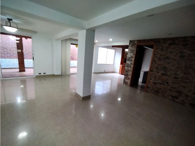 Casa de 4 alcobas en venta en San Agustin Suramerica, La Estrella, 240 m² · foto 5 de 24