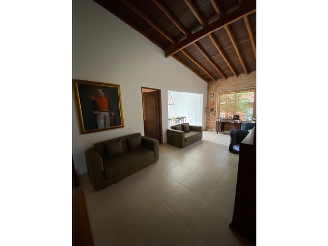 Casa de 5 alcobas en venta en Medellín, 500 m² · foto 2 de 21
