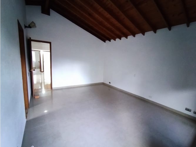 Casa de 4 alcobas en venta en San Agustin Suramerica, La Estrella, 240 m² · foto 21 de 24