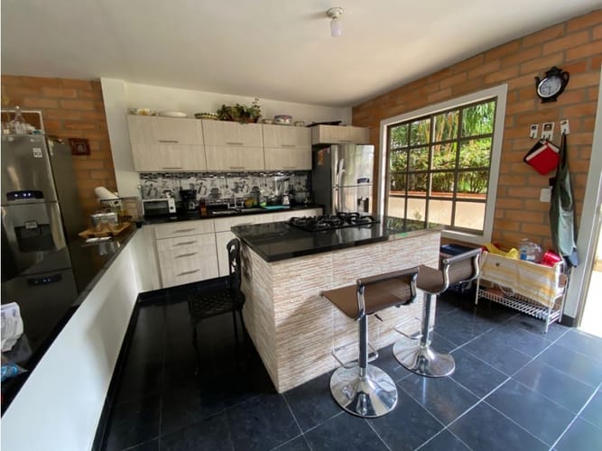 Casa de 5 alcobas en venta en Medellín, 500 m² · foto 5 de 21