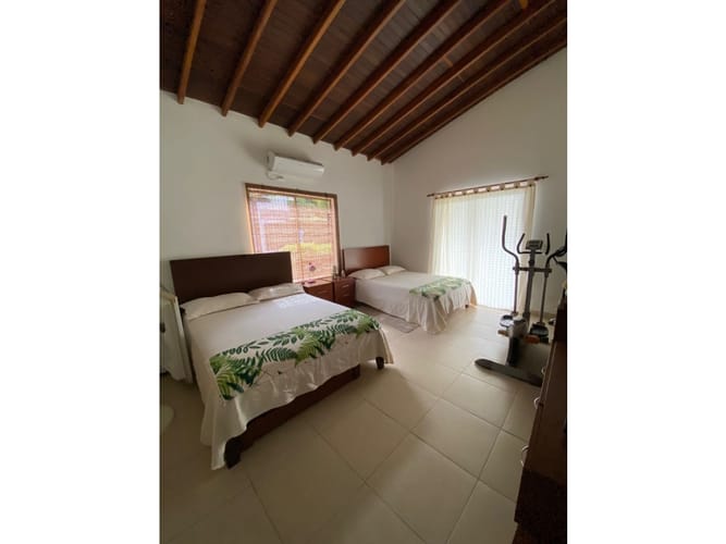 Casa de 5 alcobas en venta en Medellín, 500 m² · foto 10 de 21