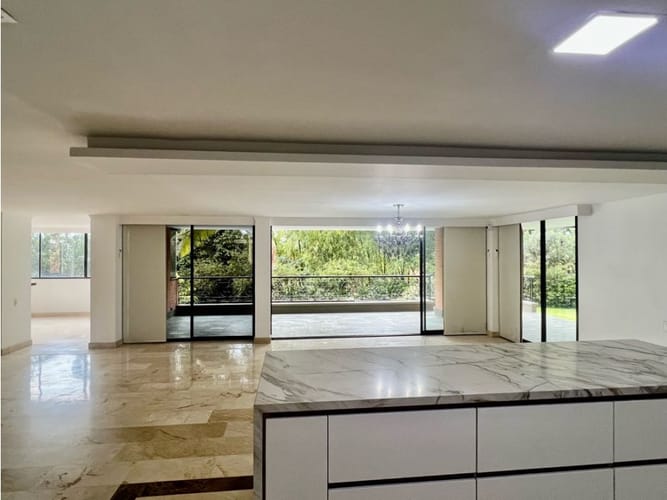 Casa de 5 alcobas en venta en El Poblado, Envigado, 690 m² · foto 12 de 24