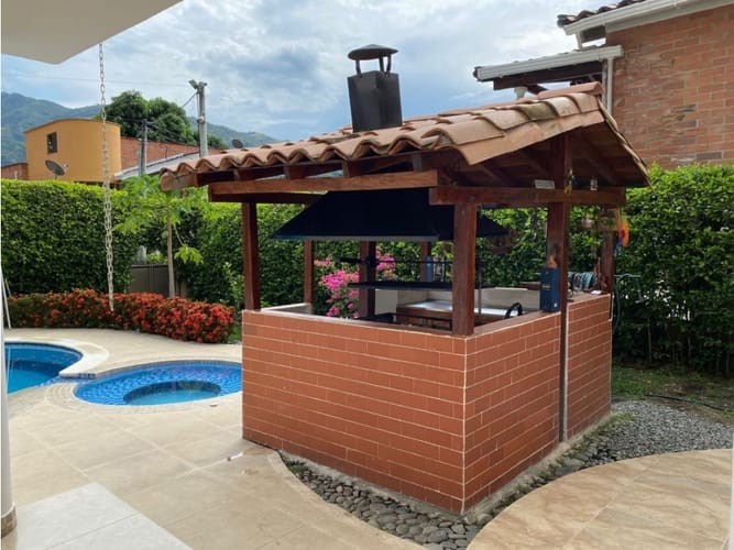 Casa de 5 alcobas en venta en Medellín, 500 m² · foto 17 de 21