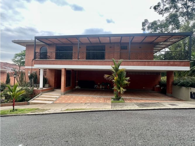 Casa de 5 alcobas en venta en El Poblado, Envigado, 690 m² · foto 13 de 24