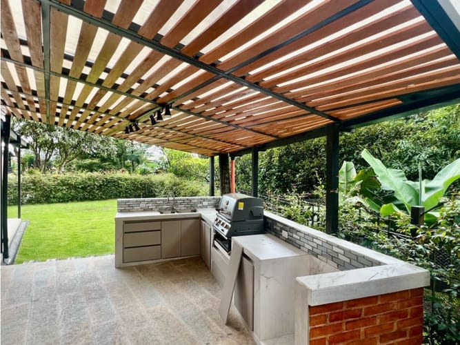 Casa de 5 alcobas en venta en El Poblado, Envigado, 690 m² · foto 15 de 24