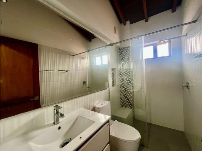 Casa de 5 alcobas en venta en El Poblado, Envigado, 690 m² · foto 21 de 24