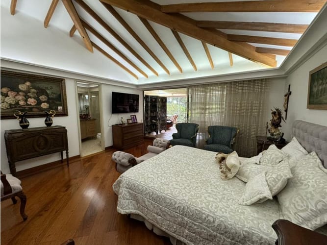 Casa de 3 alcobas en venta en El Tesoro, Medellín, 260 m² · foto 8 de 24