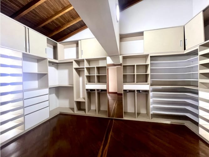 Casa de 5 alcobas en venta en El Poblado, Envigado, 690 m² · foto 22 de 24