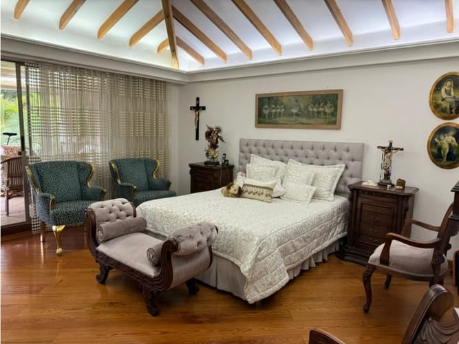Casa de 3 alcobas en venta en El Tesoro, Medellín, 260 m² · foto 9 de 24