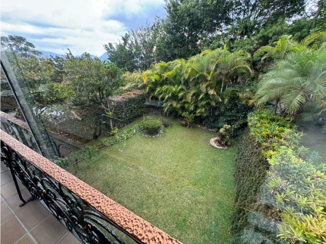 Casa de 3 alcobas en venta en El Tesoro, Medellín, 260 m² · foto 11 de 24