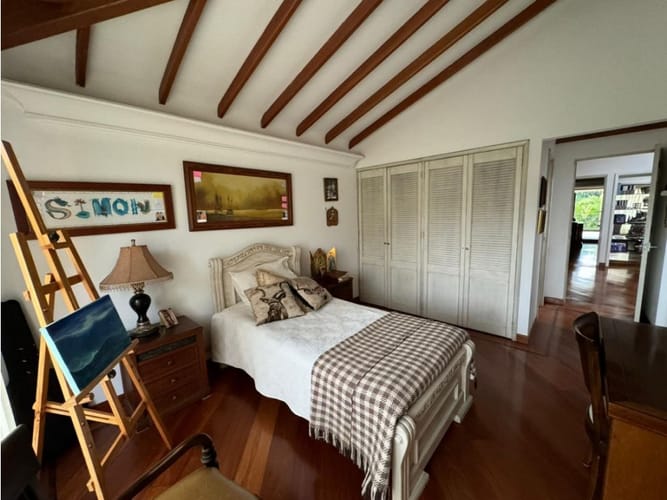 Casa de 3 alcobas en venta en El Tesoro, Medellín, 260 m² · foto 13 de 24