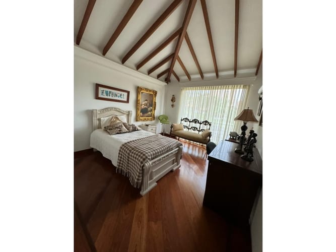 Casa de 3 alcobas en venta en El Tesoro, Medellín, 260 m² · foto 15 de 24