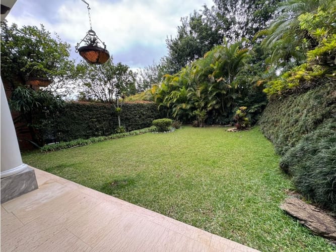 Casa de 3 alcobas en venta en El Tesoro, Medellín, 260 m² · foto 20 de 24