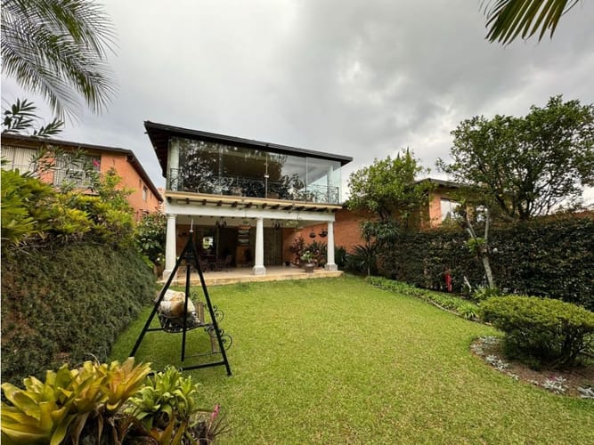 Casa de 3 alcobas en venta en El Tesoro, Medellín, 260 m² · foto 21 de 24