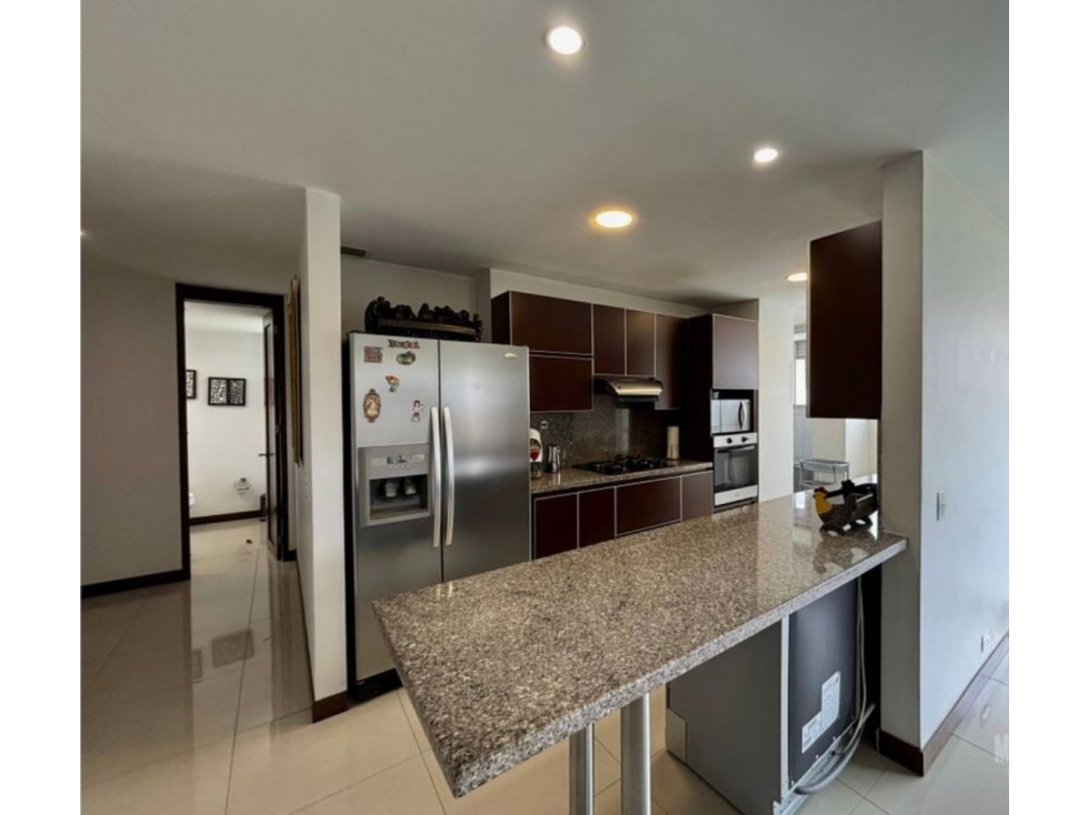 Apartamento en venta en El Poblado, Medellín · foto 8 de 15