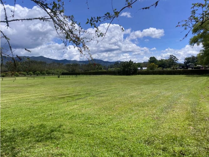 Lote en venta en Llano Grande, Rionegro, 3522 m² · foto 2 de 4