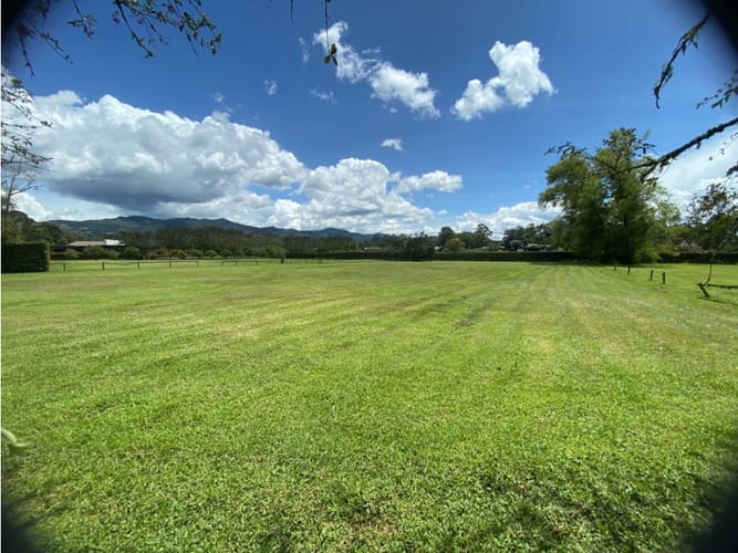 Lote en venta en Llano Grande, Rionegro, 3522 m² · foto 3 de 4