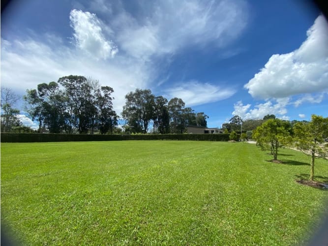 Lote en venta en Llano Grande, Rionegro, 2445 m² · foto 3 de 4