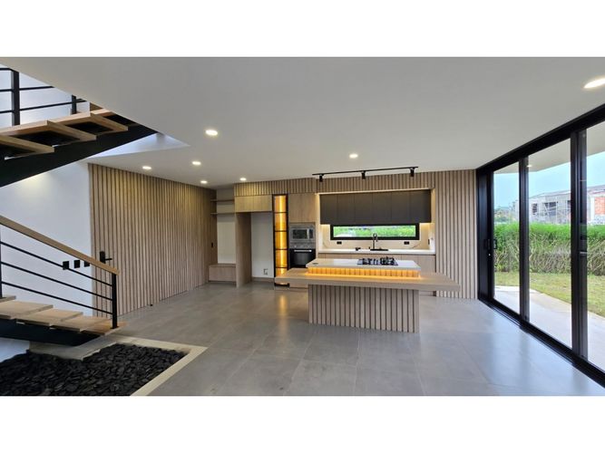 Casa de 3 alcobas en venta en Gualanday, Rionegro, 180 m² · foto 2 de 24