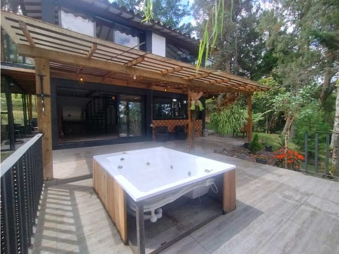 Casa de 3 alcobas en venta en La Mosquita, Rionegro, 150 m² · foto 1 de 22