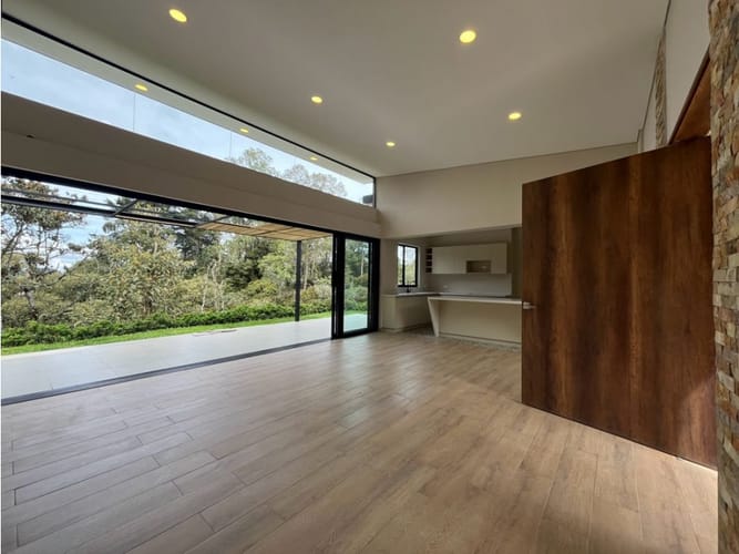 Casa de 3 alcobas en venta en Sajonia, Rionegro, 235 m² · foto 5 de 19