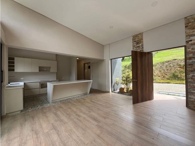 Casa de 3 alcobas en venta en Sajonia, Rionegro, 235 m² · foto 15 de 19
