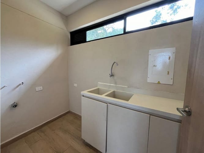 Casa de 3 alcobas en venta en Sajonia, Rionegro, 235 m² · foto 19 de 19