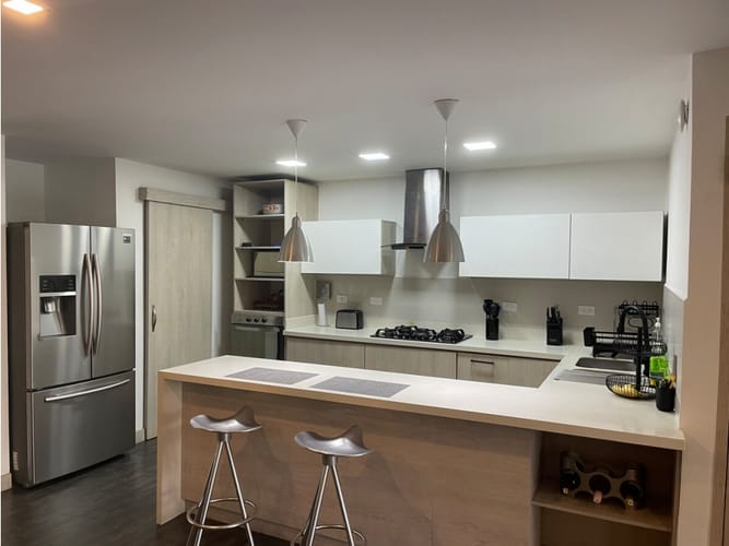 Apartamento de 4 alcobas en venta en Alejandría, Medellín, 206 m² · foto 4 de 24