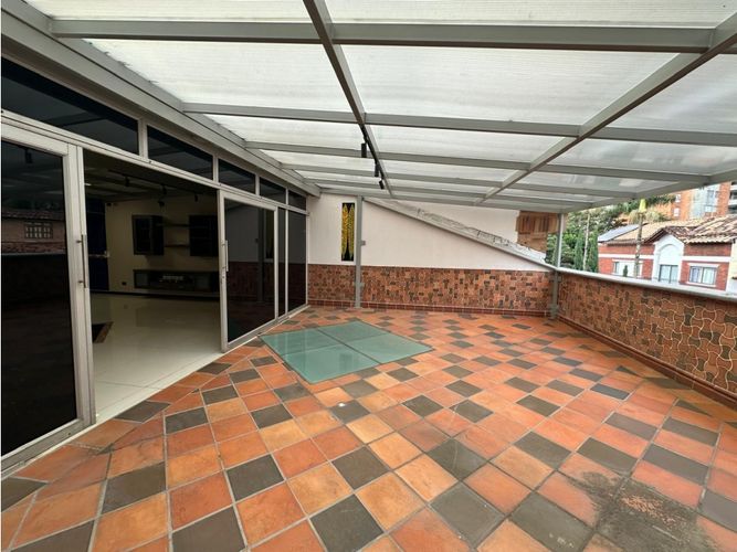 Casa en venta en Loma De San Jose, Sabaneta, 864 m² · foto 3 de 18
