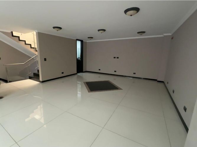 Casa en venta en Loma De San Jose, Sabaneta, 864 m² · foto 4 de 18