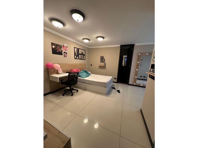 Casa en venta en Loma De San Jose, Sabaneta, 864 m² · foto 8 de 18