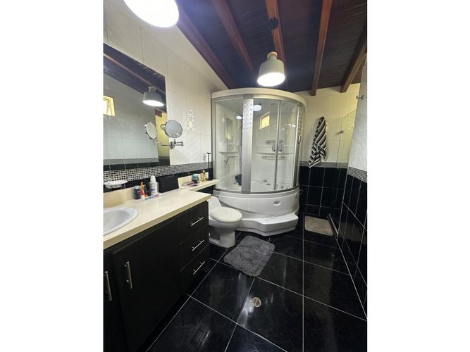Casa en venta en Loma De San Jose, Sabaneta, 864 m² · foto 12 de 18