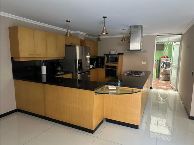 Casa en venta en Loma De San Jose, Sabaneta, 864 m² · foto 16 de 18